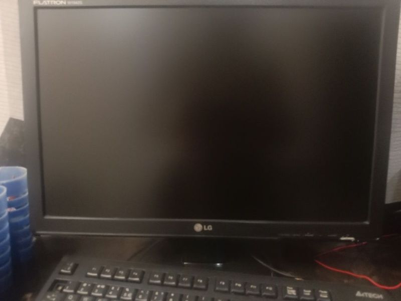 Monitor lg sotiladi Monitor lg sotiladi