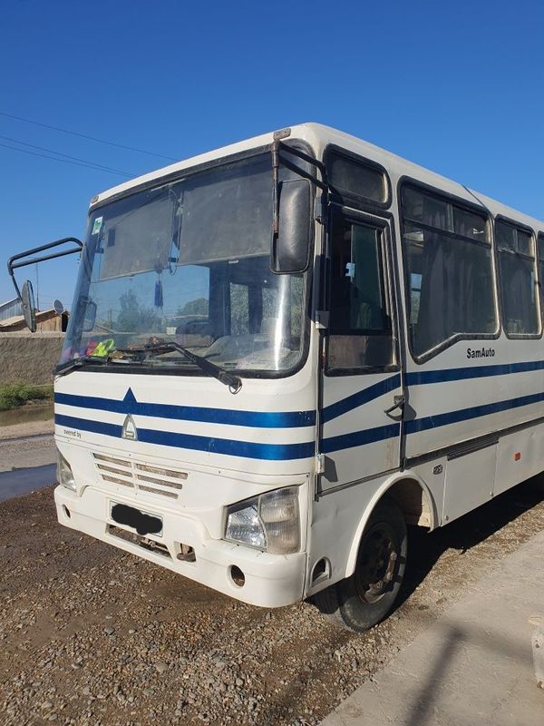 Isuzu avtobus sotiladi dizel