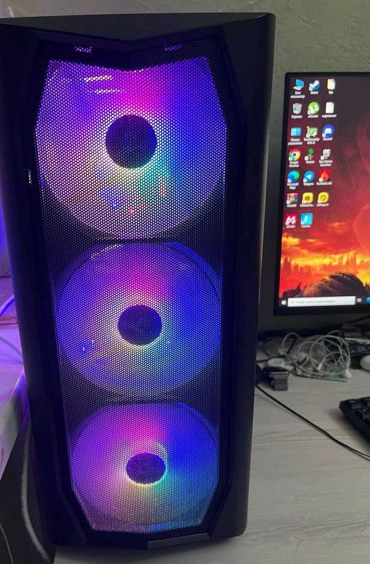 продам корпус zalman z4+бп huntkey 450w продам корпус zalman z4+бп huntkey 450w