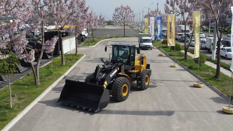 XC 956 Фронтальный погрузчик 3,2 куб XCMG pogrushik XC 956 Фронтальный погрузчик 3,2 куб XCMG pogrushik
