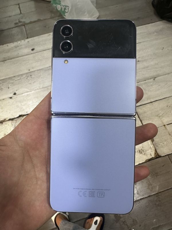 Samsung Z flip4 8/256