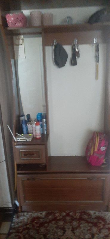 Продается Шкаф в прихожую Продается Шкаф в прихожую