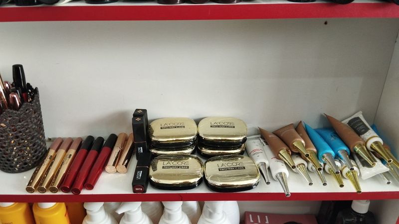 Лакоре фирмасининг пудраси Лакоре фирмасининг пудраси