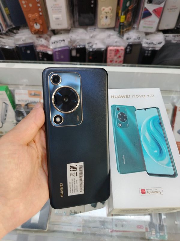 Huawei Nova Y72 8/256G Black idealni sastayana Huawei Nova Y72 8/256G Black idealni sastayana