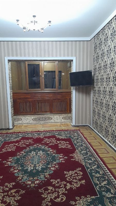 Срочно Продаётся Юнусобод 18-кв 2/2/5 не торец Срочно Продаётся Юнусобод 18-кв 2/2/5 не торец