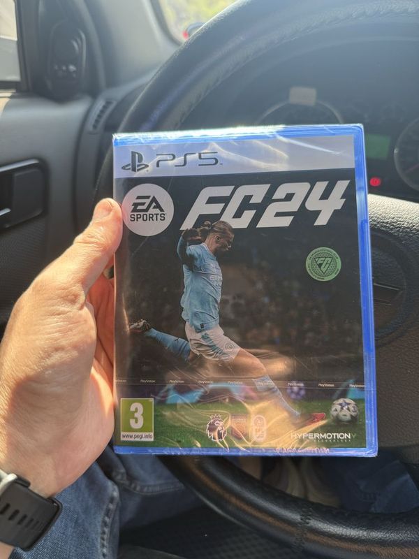 FC2024 футбол для ps5 (срочно) Fifa 2024 FC2024 футбол для ps5 (срочно) Fifa 2024