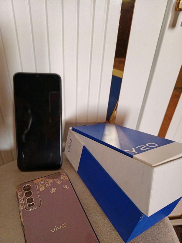 ViVO Y20 64/4 GB korobkasi bilan