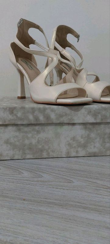 Продаются туфли Jimmy Choo