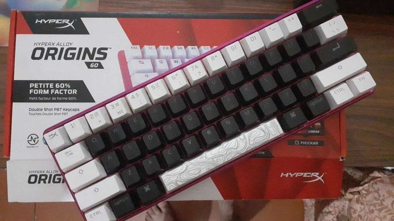 срочно продаю игровую клавиатуру Hyperx ALLOY Origins 60 срочно продаю игровую клавиатуру Hyperx ALLOY Origins 60