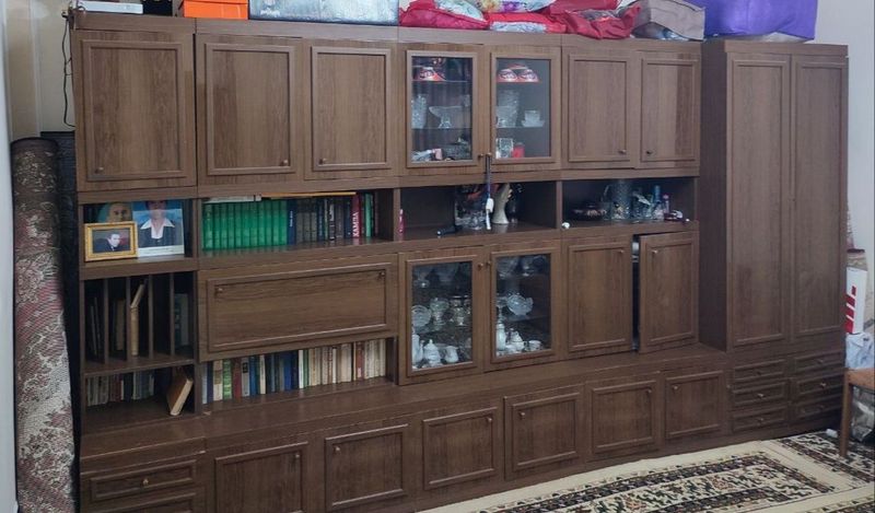 Катта гарнитур сотилади германияники диван креслолари хам бори Катта гарнитур сотилади германияники диван креслолари хам бори