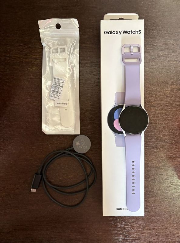 Galaxy Watch 5 от Samsung Original б/у в отличном состоянии Galaxy Watch 5 от Samsung Original б/у в отличном состоянии