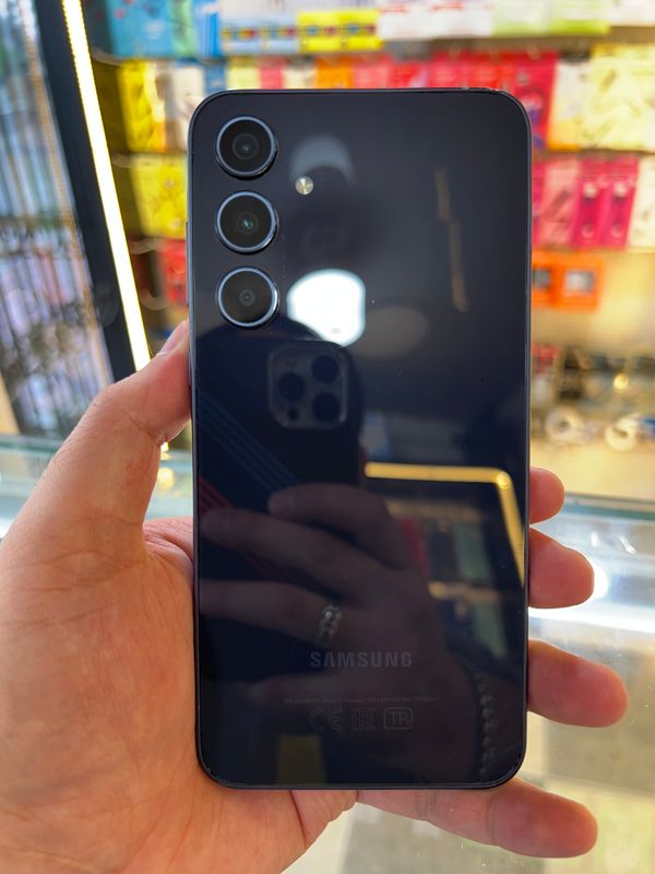 Samsung A35 ideal Samsung A35 ideal
