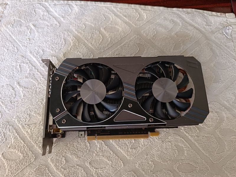 Видеокарта GTX 960 2GB. Видеокарта GTX 960 2GB.