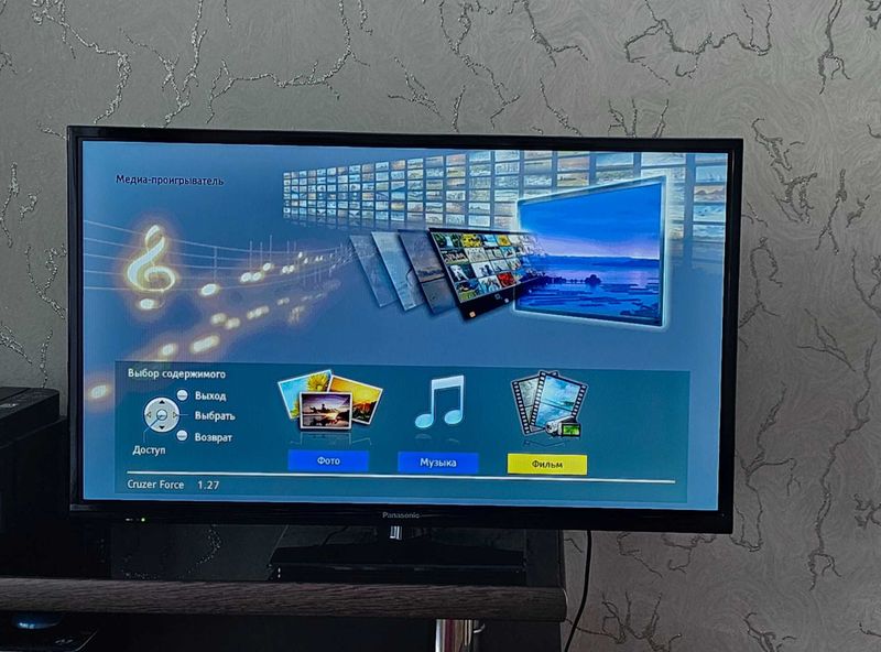 Продам телевизор panasonic 32 + ITV приставка