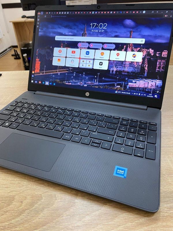 Ноутбук HP Laptop 15s-fq3011ur / Celeron™-N4500 / 4 GB / 256 GB SSD Ноутбук HP Laptop 15s-fq3011ur / Celeron™-N4500 / 4 GB / 256 GB SSD