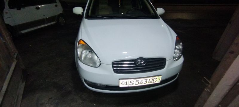 Hyundai accet 2008.