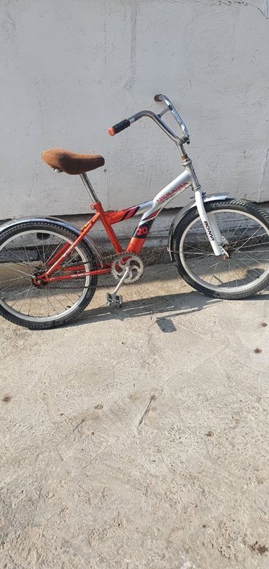 Velosped sotiladi kotta va kichkina
