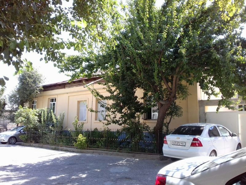 Uy sotiladi Nazarbek Xarakat maxalla Masjid yonida uglavoy 3.5sotix 7