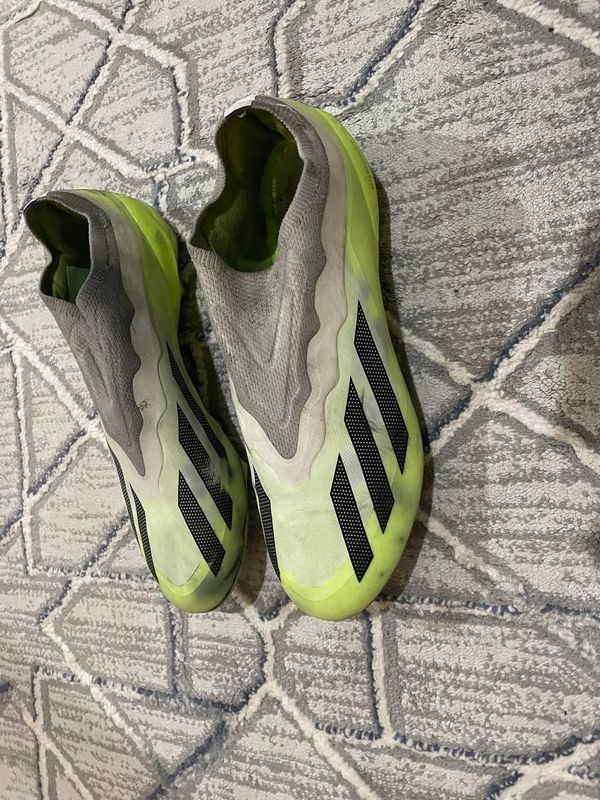 Butsi Adidas X yengi de Butsi Adidas X yengi de