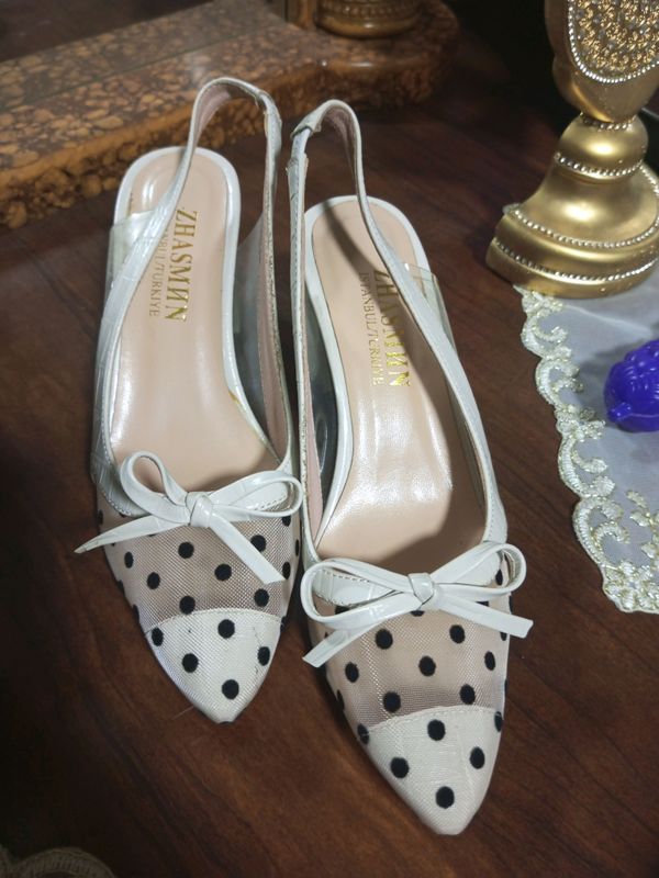 Zolushka tufli bir marta kiyilgan yangiday 👠 Zolushka tufli bir marta kiyilgan yangiday 👠
