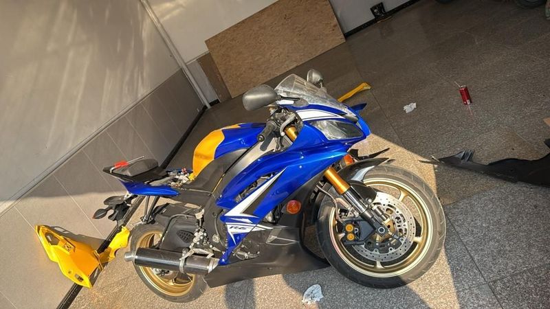Yamaha YZF-R6 sotiladi Yamaha YZF-R6 sotiladi