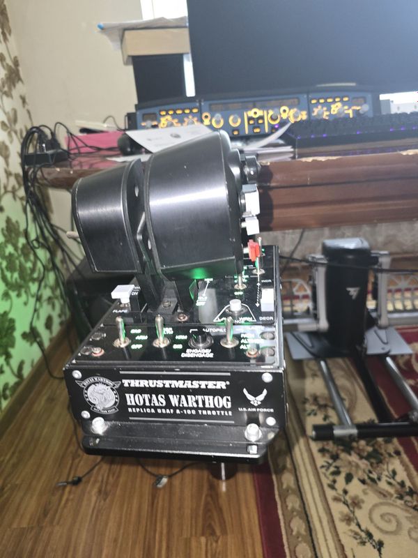 РУД. Джойстик Thrustmaster Warthog Dual Throttle РУД. Джойстик Thrustmaster Warthog Dual Throttle