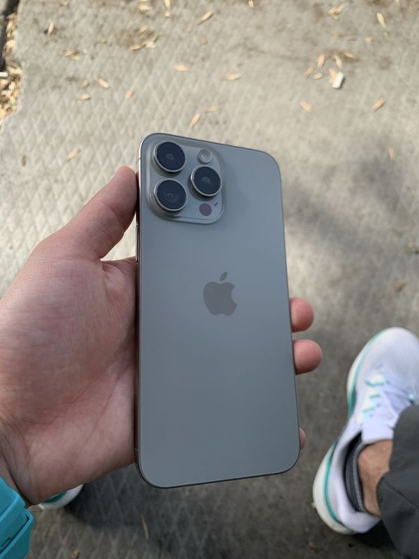 Iphone 15 pro max 90% Iphone 15 pro max 90%