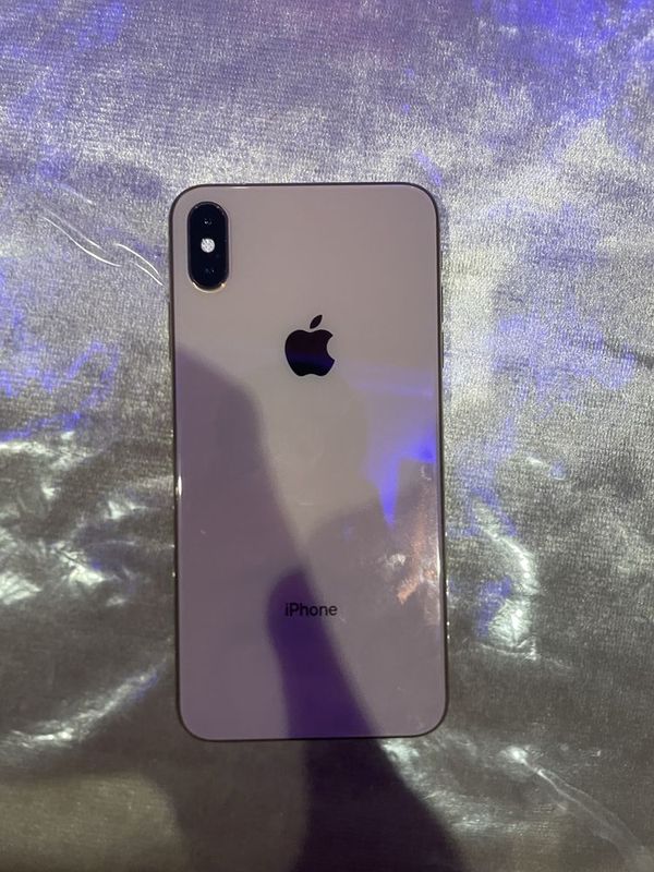 Iphone xs max gold ekran arginalga alishgan ideal tel 64 tali 74 batar Iphone xs max gold ekran arginalga alishgan ideal tel 64 tali 74 batar