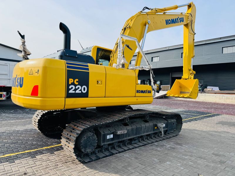 Экскаватор Komatsu PC220-8 Экскаватор Komatsu PC220-8