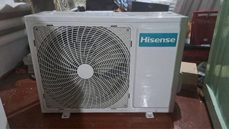 Hisense 18 talik kondidsaner srochna sotiladi ideal xolatda Hisense 18 talik kondidsaner srochna sotiladi ideal xolatda