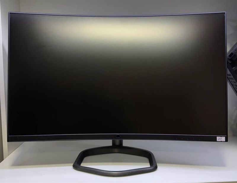 Coller master 27’’ Curved FHD 200Hz Ideal sastyana Coller master 27’’ Curved FHD 200Hz Ideal sastyana