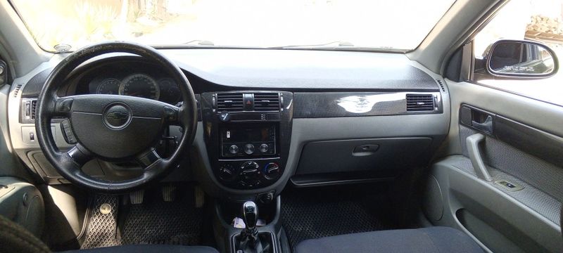 Yili 2012 mator 1,8 yoqlgi turi bezin yugan yoli 210436 km Yili 2012 mator 1,8 yoqlgi turi bezin yugan yoli 210436 km