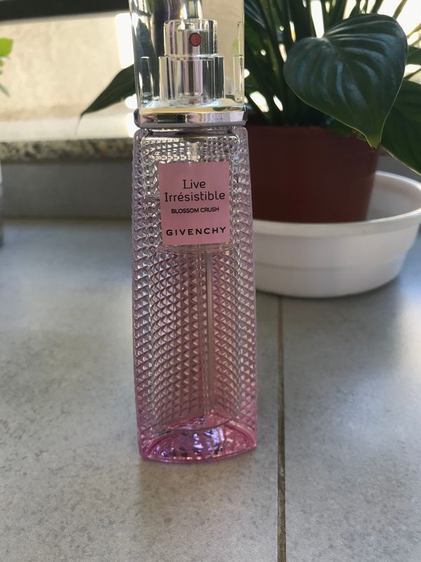 Givenchy Live irresistible Blossom Crush Givenchy Live irresistible Blossom Crush