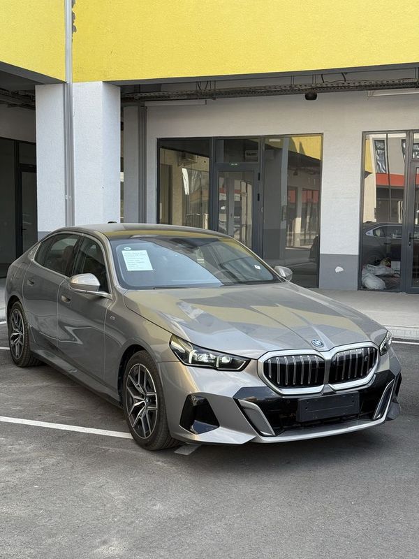 BMW i5 35L v nalichii BMW i5 35L v nalichii