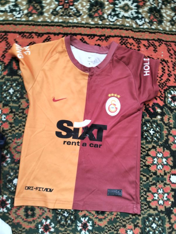 kamzul va futbol kiyim kamzul va futbol kiyim