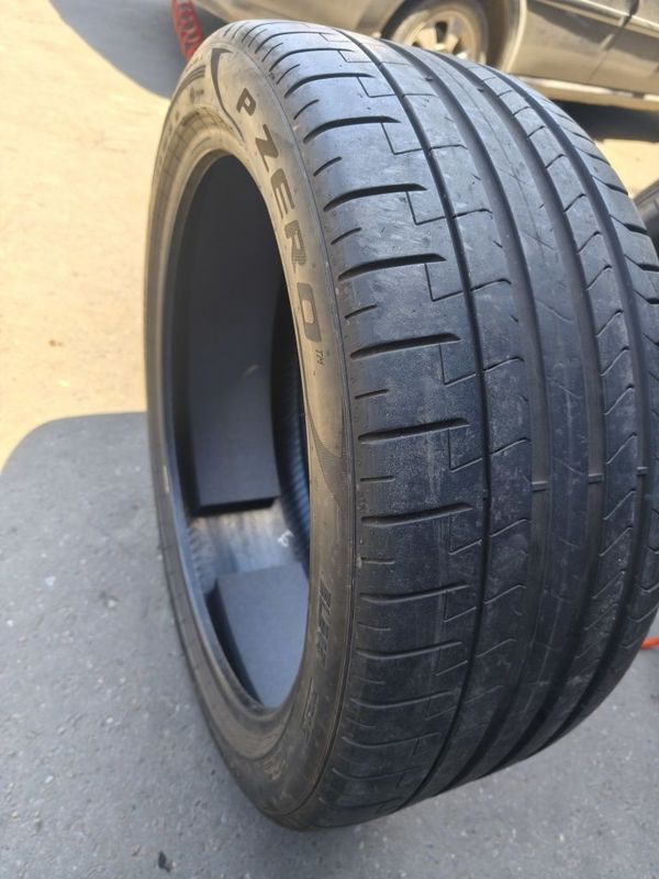 265-40-R22pirelli zekeer 265-40-R22pirelli zekeer