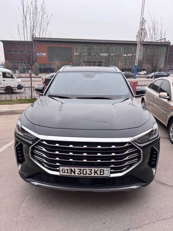Jetour x70 plus sotiladi Jetour x70 plus sotiladi