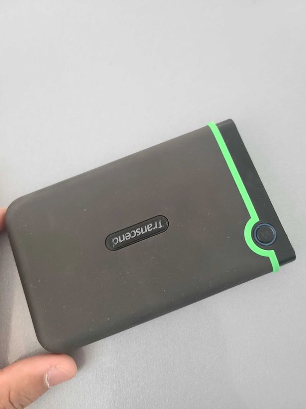 Tashqi Hard 1 TB Arzon Srochna Sotiladi Tashqi Hard 1 TB Arzon Srochna Sotiladi