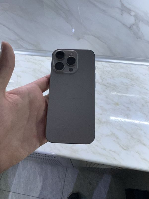 Iphone 15 pro 89% есть трещины сздади