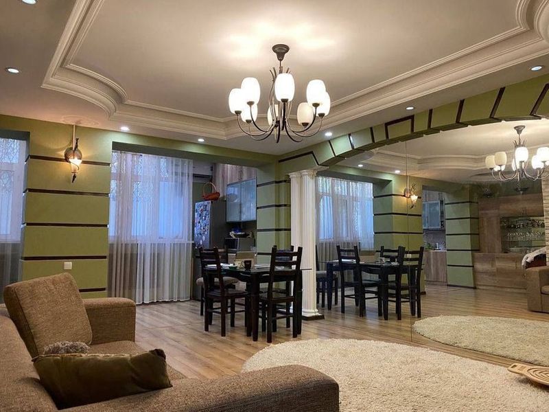 Центр Ц4 3 комнатная 1 этаж, 85м2. Кирпич. Евроремонт. Паркинг. Охрана