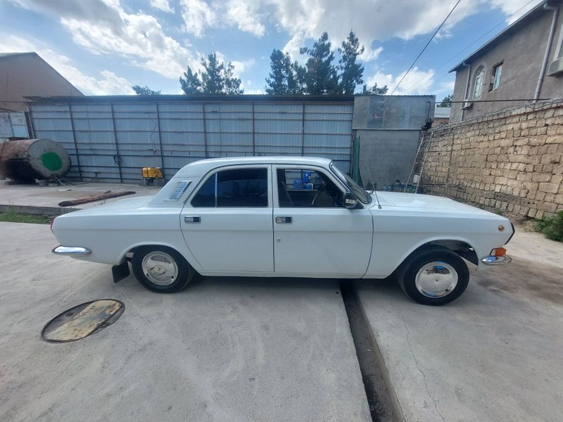 Gaz2410 srochne sotiladi