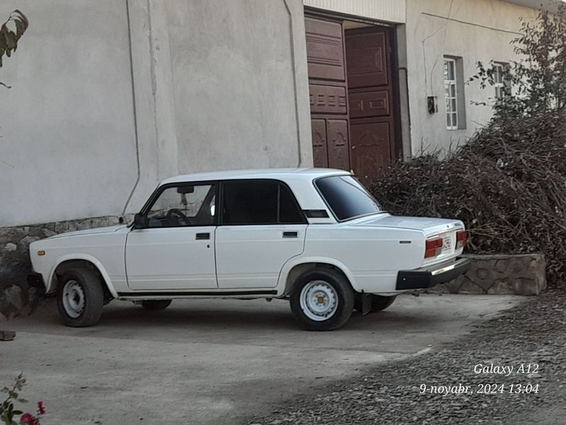 Vaz 2107 sotilad.