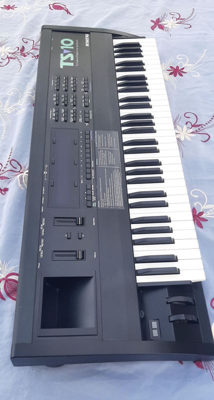 Yangi Ensoniq TS10 sotiladi Yangi Ensoniq TS10 sotiladi