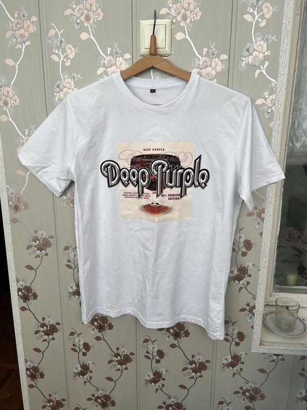 Футболка с логотипом Deep Purple Футболка с логотипом Deep Purple