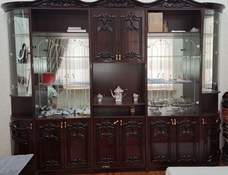 Продам стенка. Цену можно договорится Продам стенка. Цену можно договорится