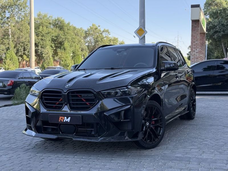 BMW X5 M-competition full options!