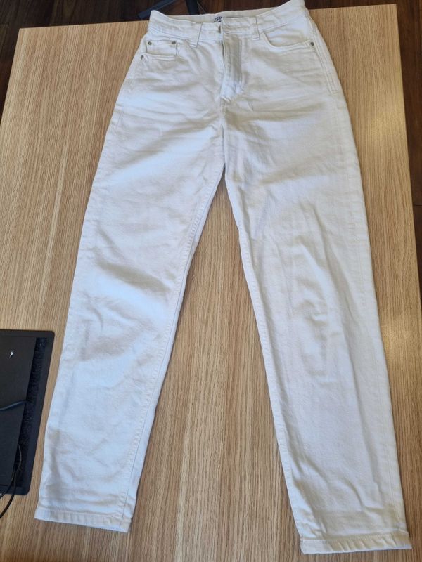 Белые джинсы женские ZARA