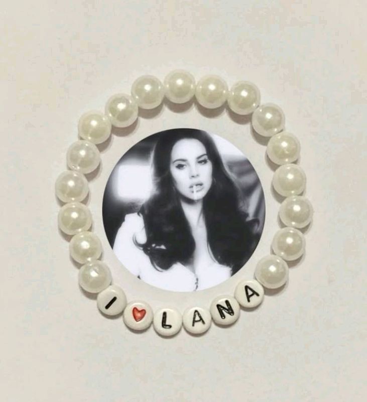 Браслет из бисера с именем lana del rey Браслет из бисера с именем lana del rey