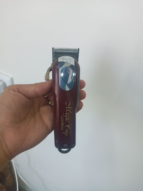 Soch oladigan moshinkaMagic clip ideal holatda Sotiladi Soch oladigan moshinkaMagic clip ideal holatda Sotiladi