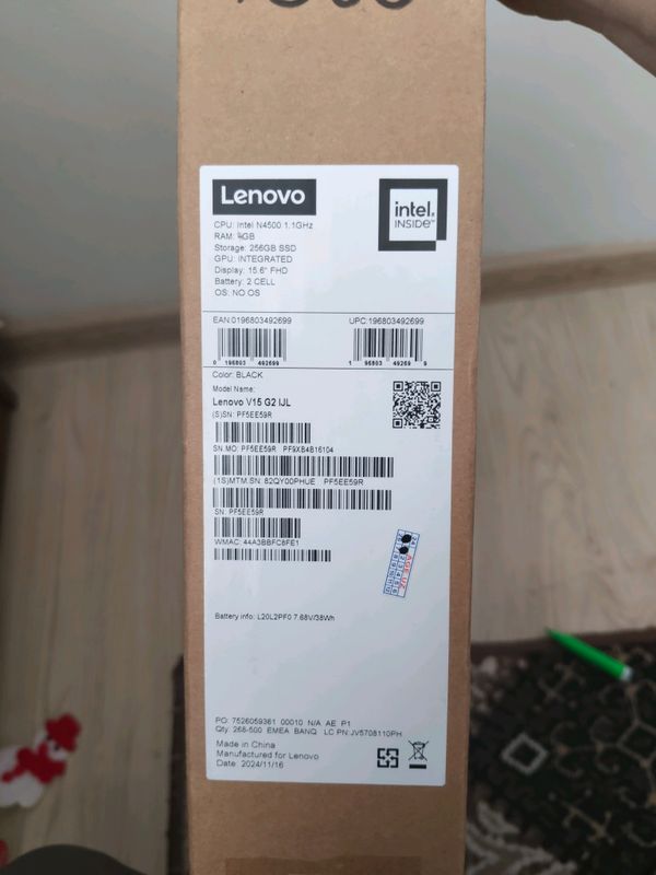 Lenovo noutbuk sotiladi Lenovo noutbuk sotiladi
